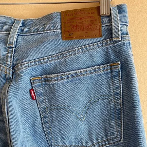 Levis Premium 501 Original Fit Jean Light Wash Size 27x30 100% Cotton Button Fly - Picture 7 of 16